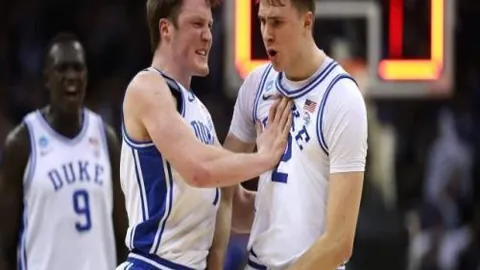 斯坦丘献传射戴维森双响，武汉三镇5-0力克河北队，中超第6轮取得大胜